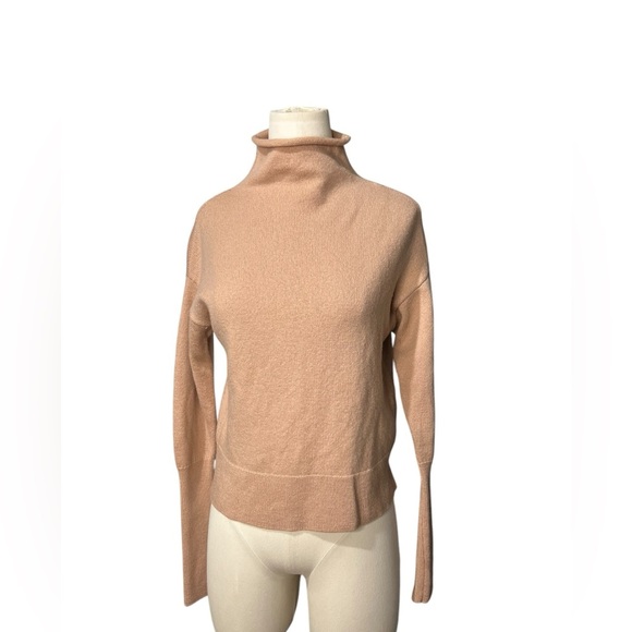 Wilfred 100% Merino Wool
Cyprie Sweater Coral Blush - Picture 2 of 8